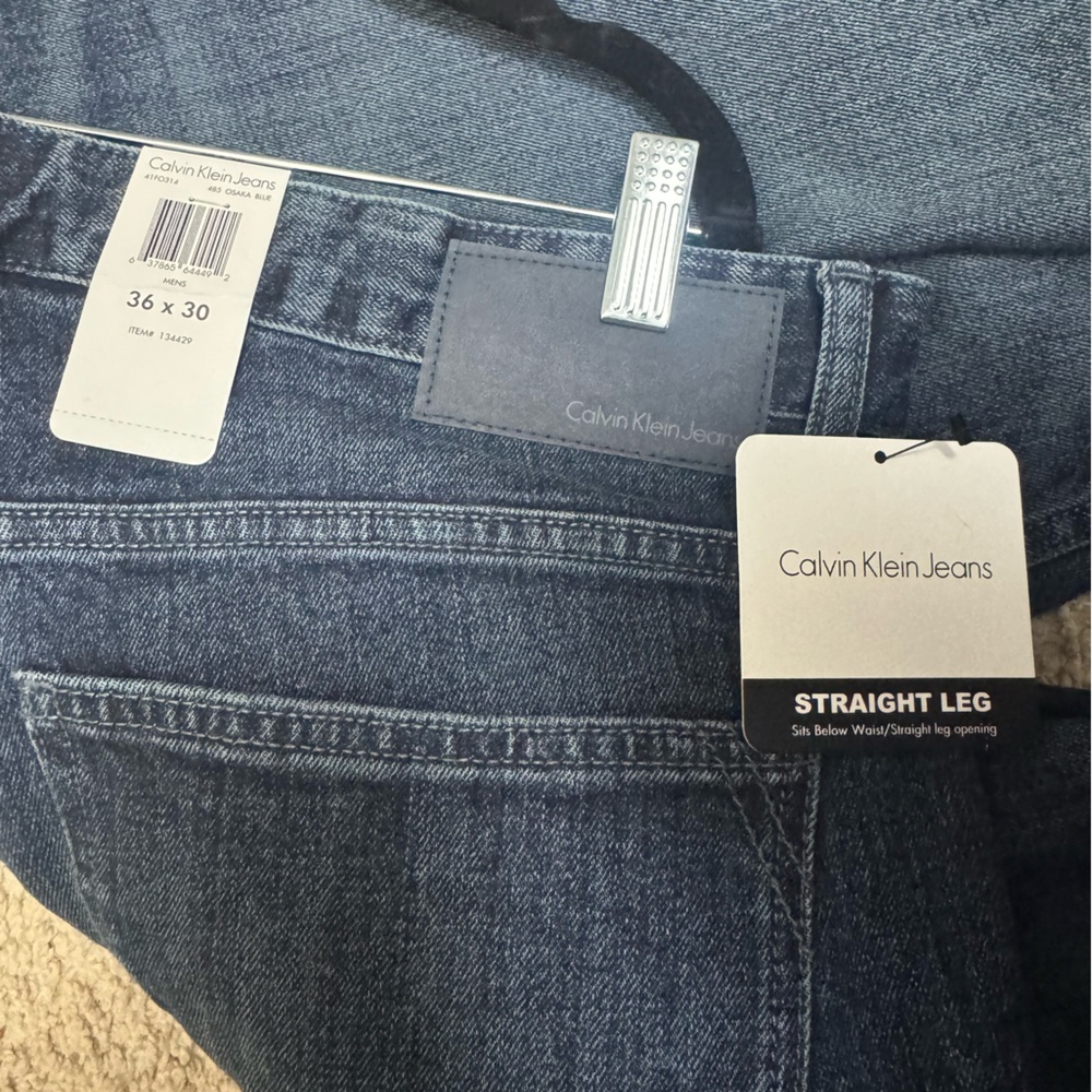 Calvin Klein Jeans Straight Leg 36x30 Medium Wash Denim NWT - Picture 3 of 5